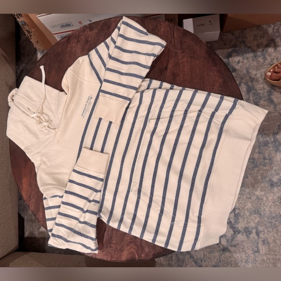 Vineyard Vines Blue and White Striped Sweater - Picture 3 of 3